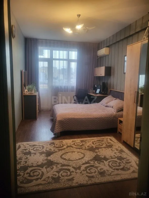 Satılır 4 otaqlı mənzil 177.7 m²