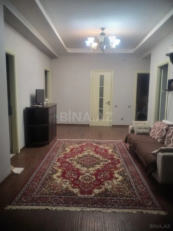 Satılır 4 otaqlı mənzil 177.7 m²