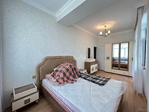 Kirayə verilir 2 otaqlı mənzil 90 m²