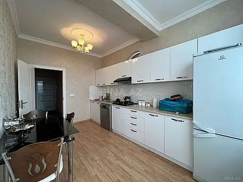 Kirayə verilir 2 otaqlı mənzil 90 m²