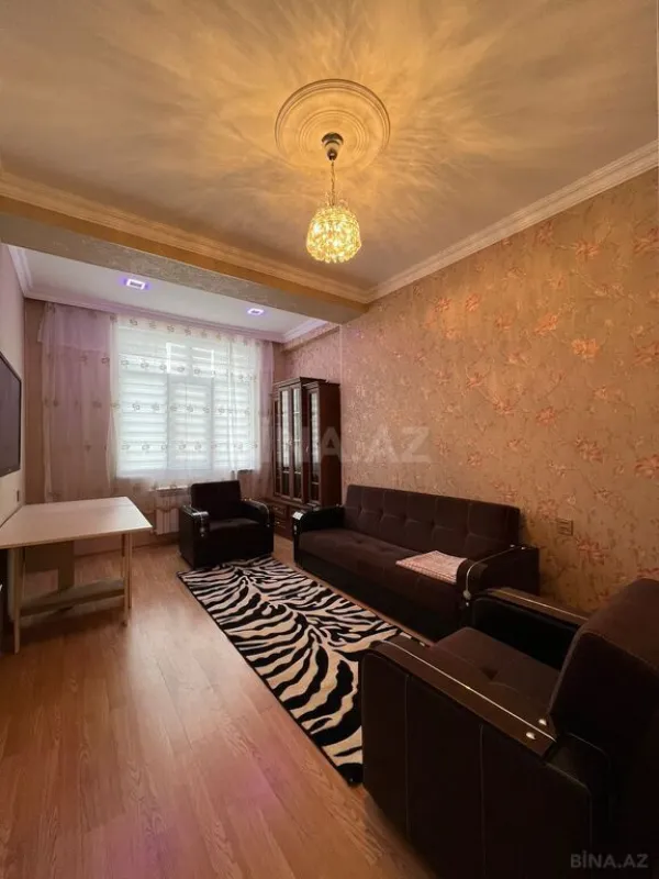 Kirayə verilir 2 otaqlı mənzil 90 m²