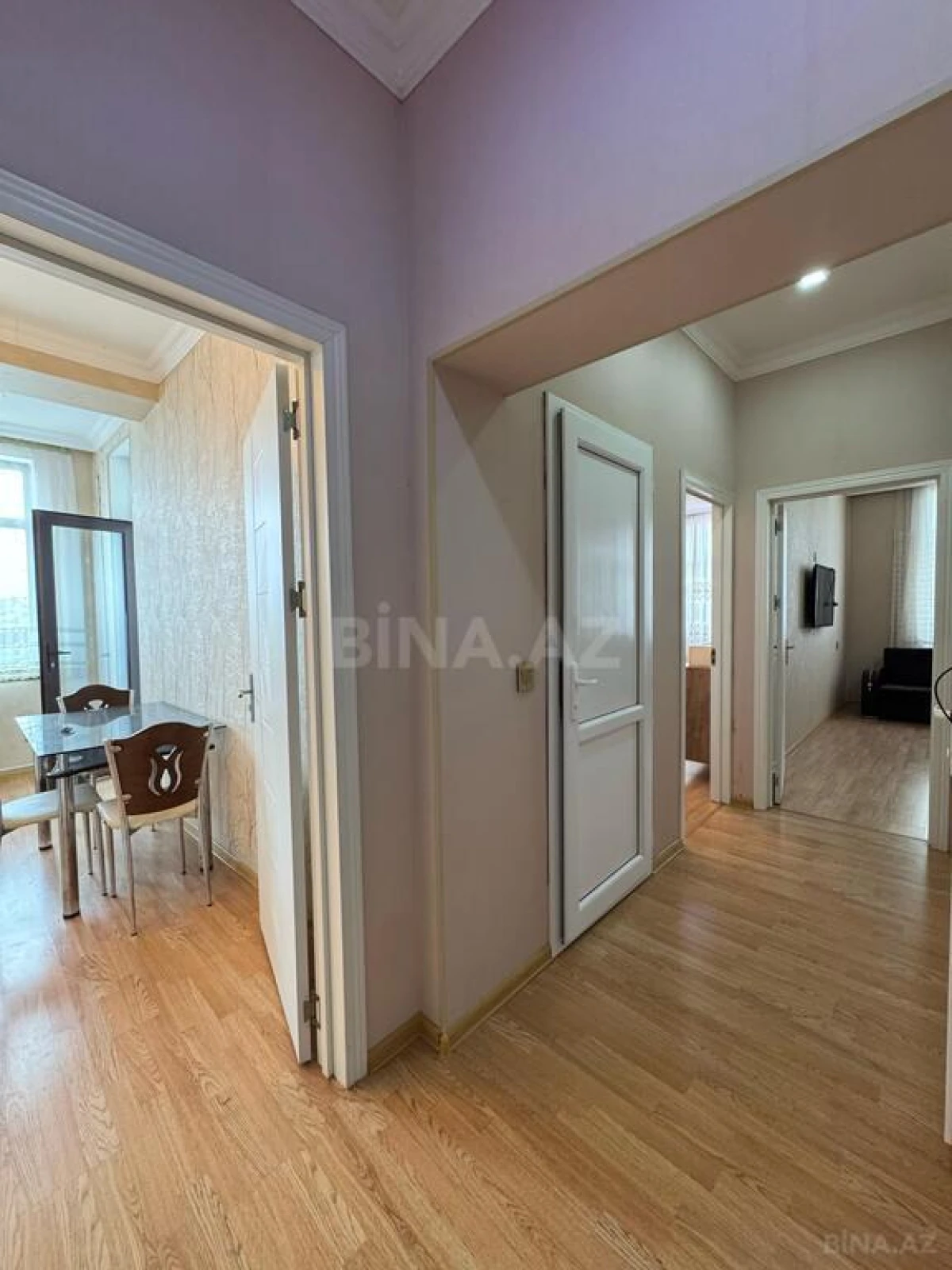 Kirayə verilir 2 otaqlı mənzil 90 m²