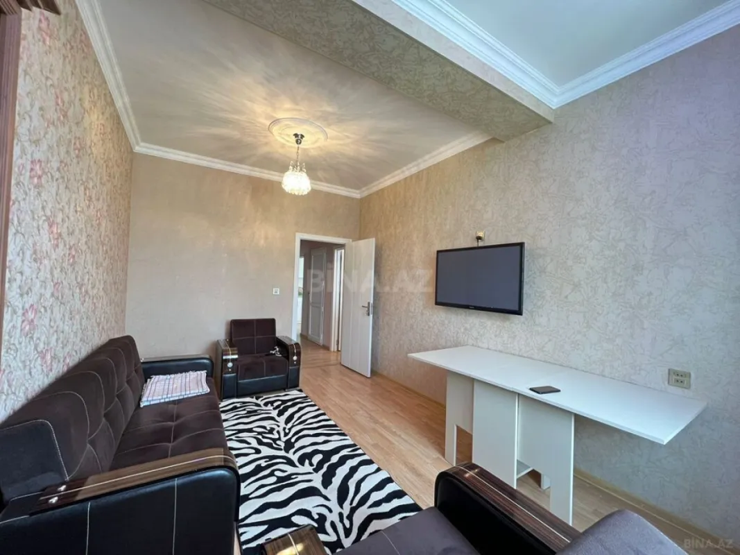 Kirayə verilir 2 otaqlı mənzil 90 m²