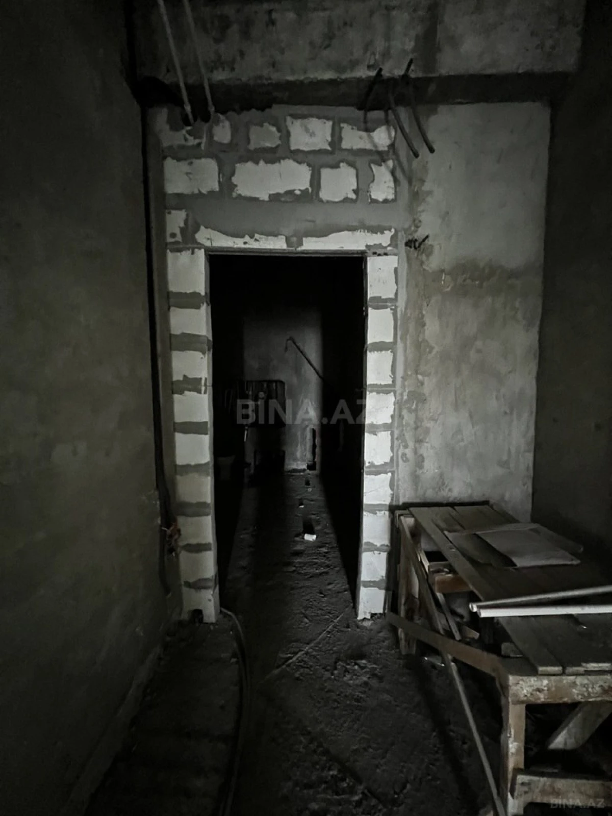 Satılır 2 otaqlı mənzil 82 m²