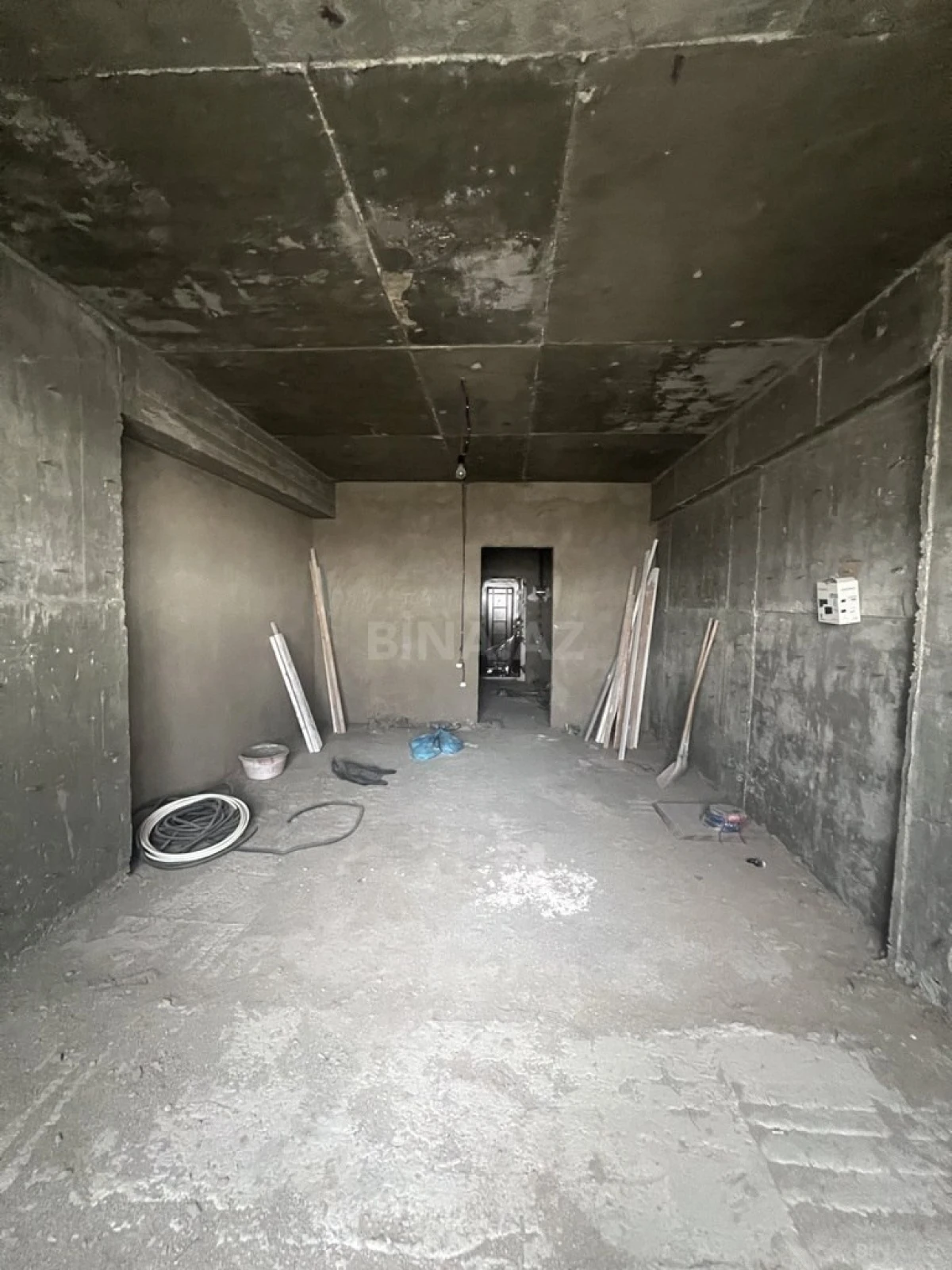 Satılır 2 otaqlı mənzil 82 m²