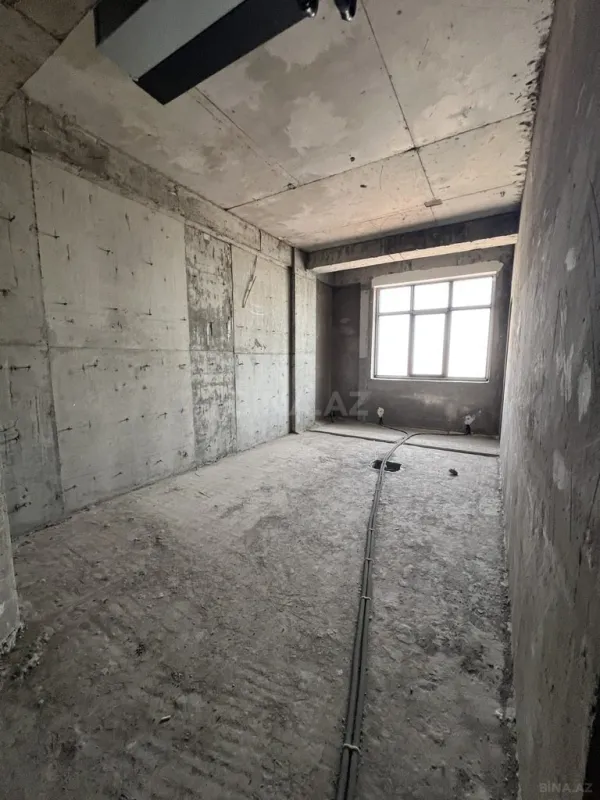 Satılır 2 otaqlı mənzil 82 m²