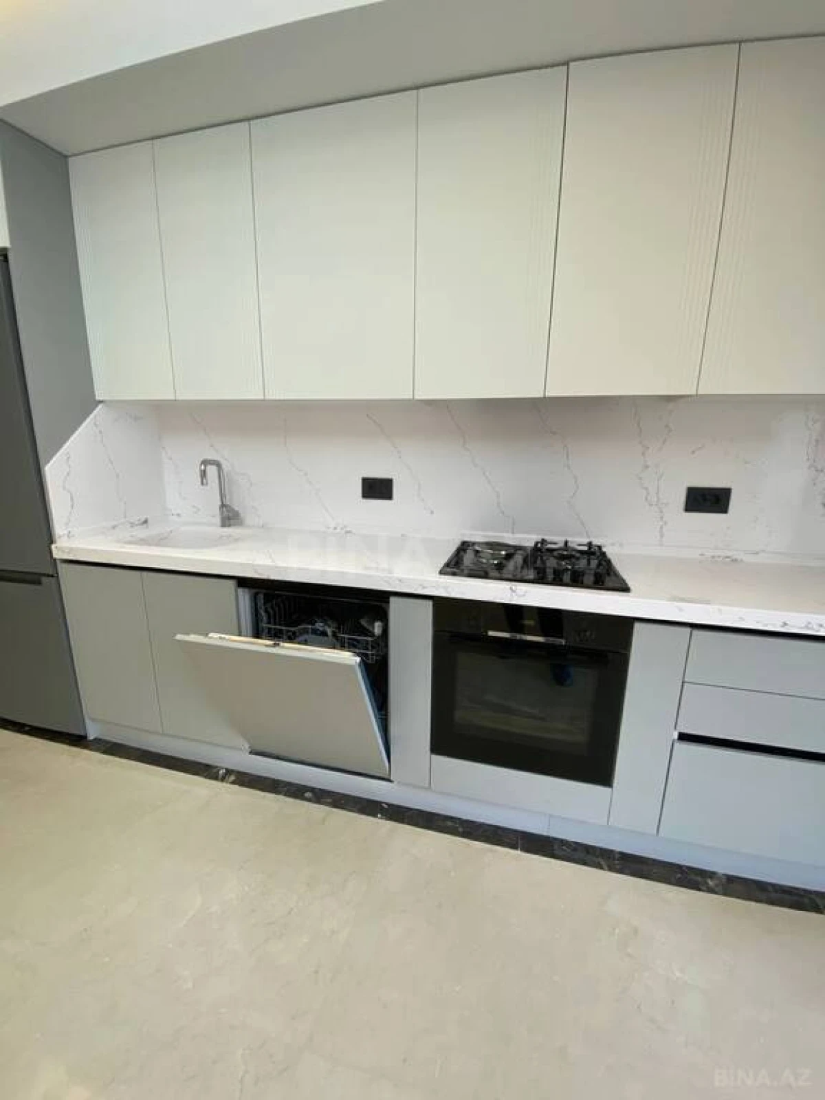 Satılır 2 otaqlı mənzil 84.1 m²