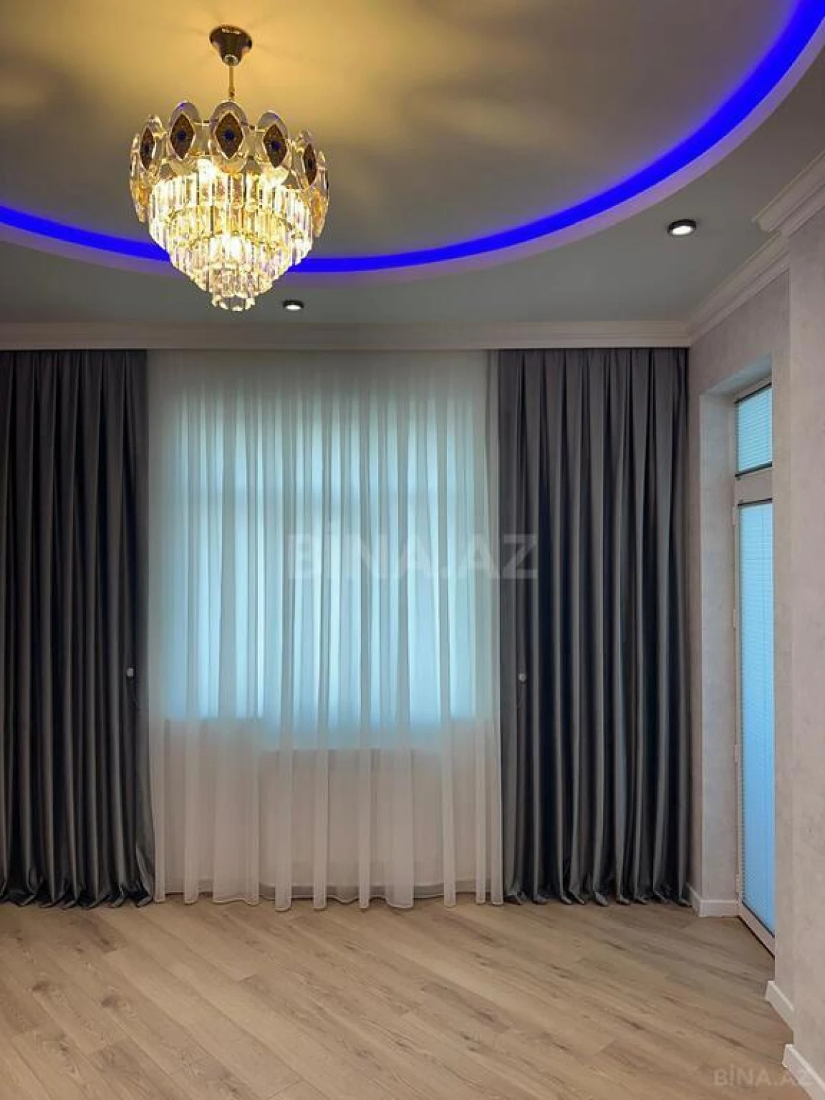 Satılır 3 otaqlı mənzil 116 m²