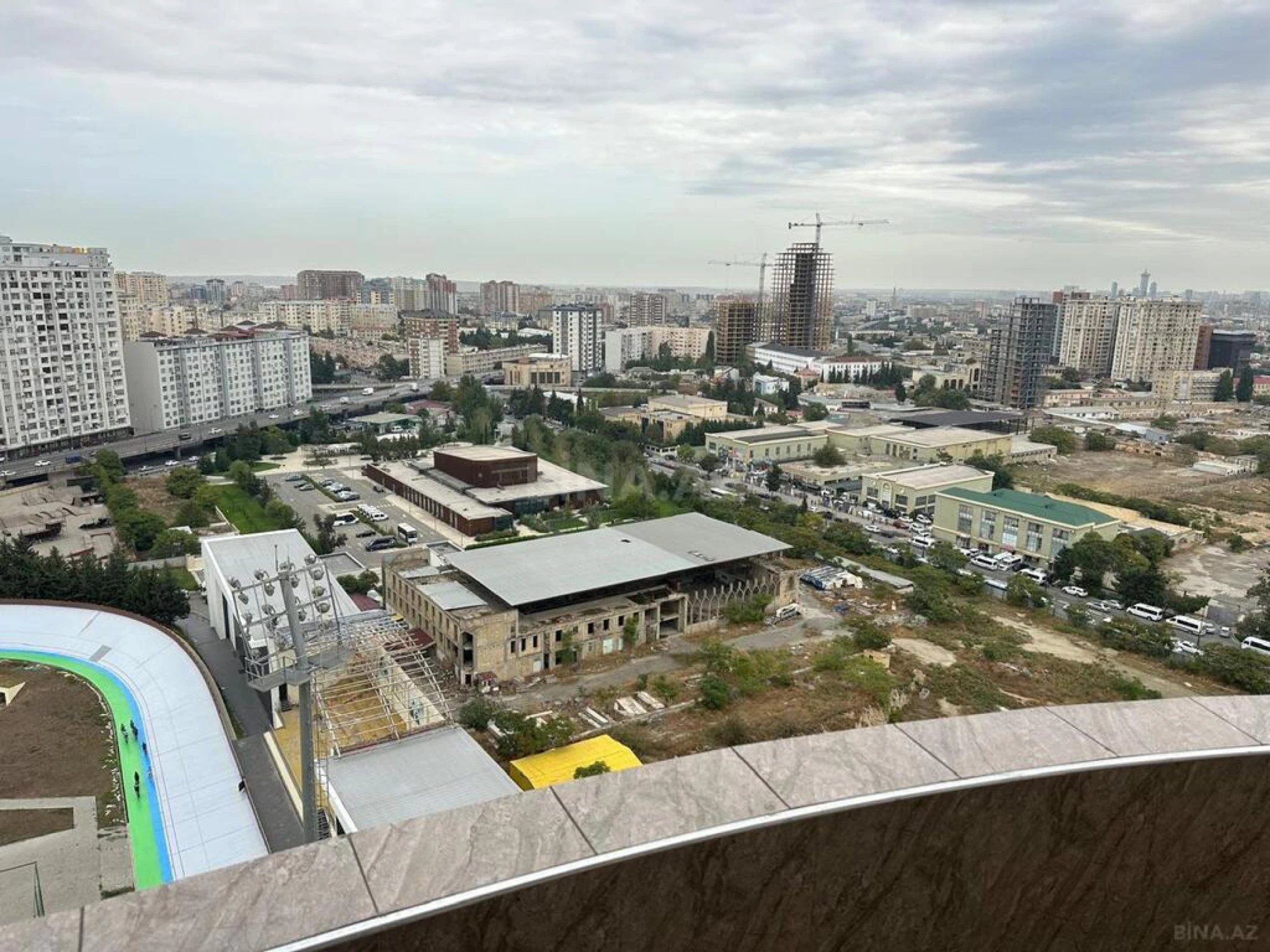Satılır 3 otaqlı mənzil 116 m²