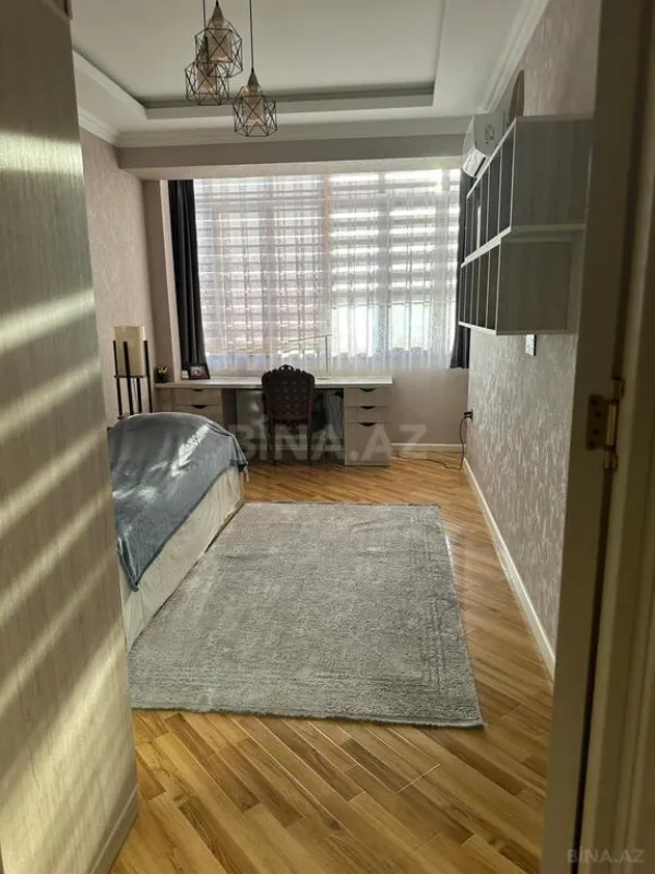 Satılır 3 otaqlı mənzil 125 m²