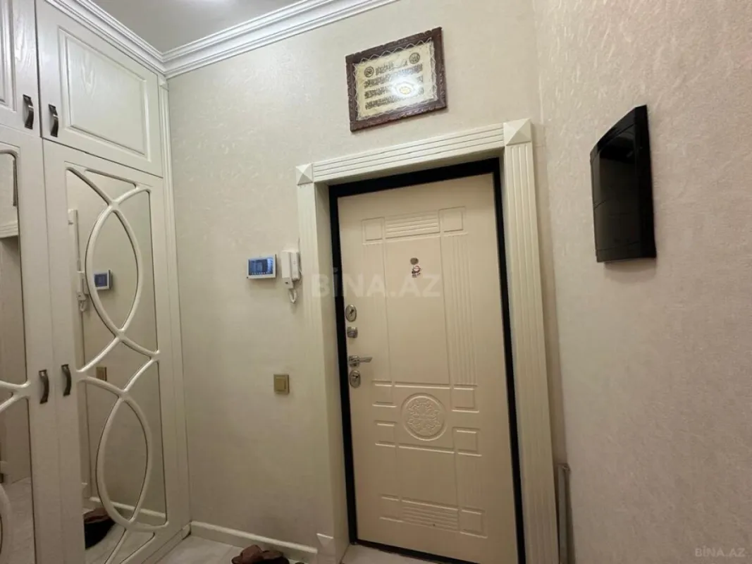 Satılır 3 otaqlı mənzil 125 m²