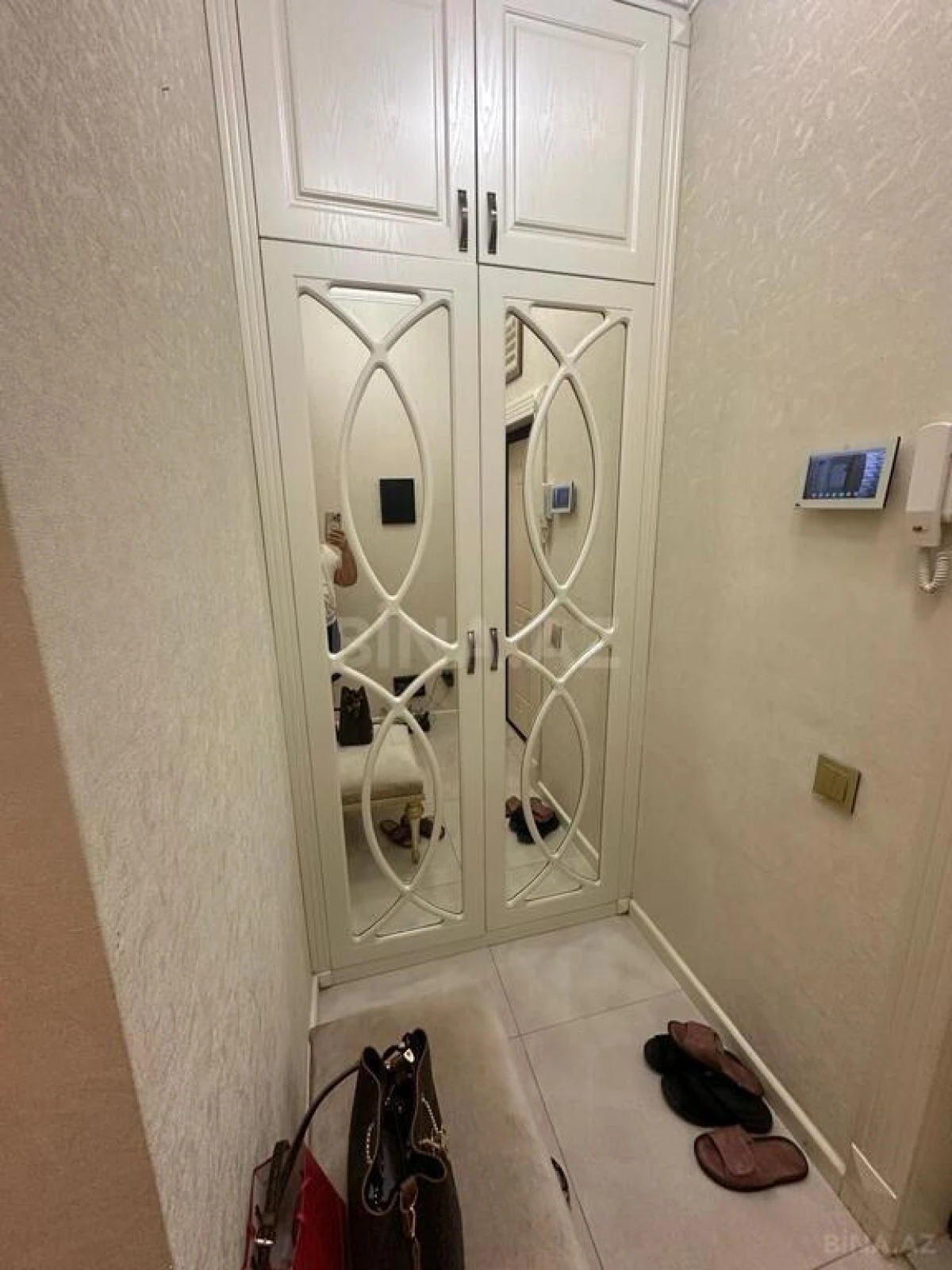 Satılır 3 otaqlı mənzil 125 m²