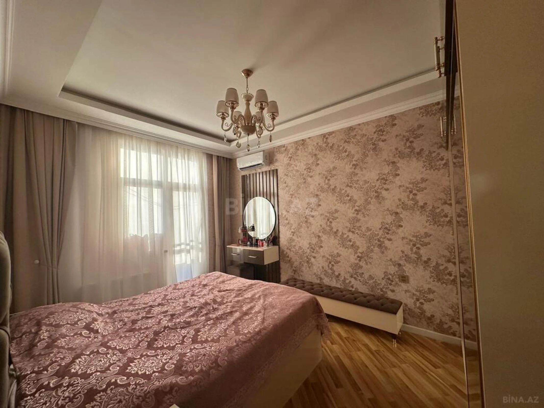 Satılır 3 otaqlı mənzil 125 m²