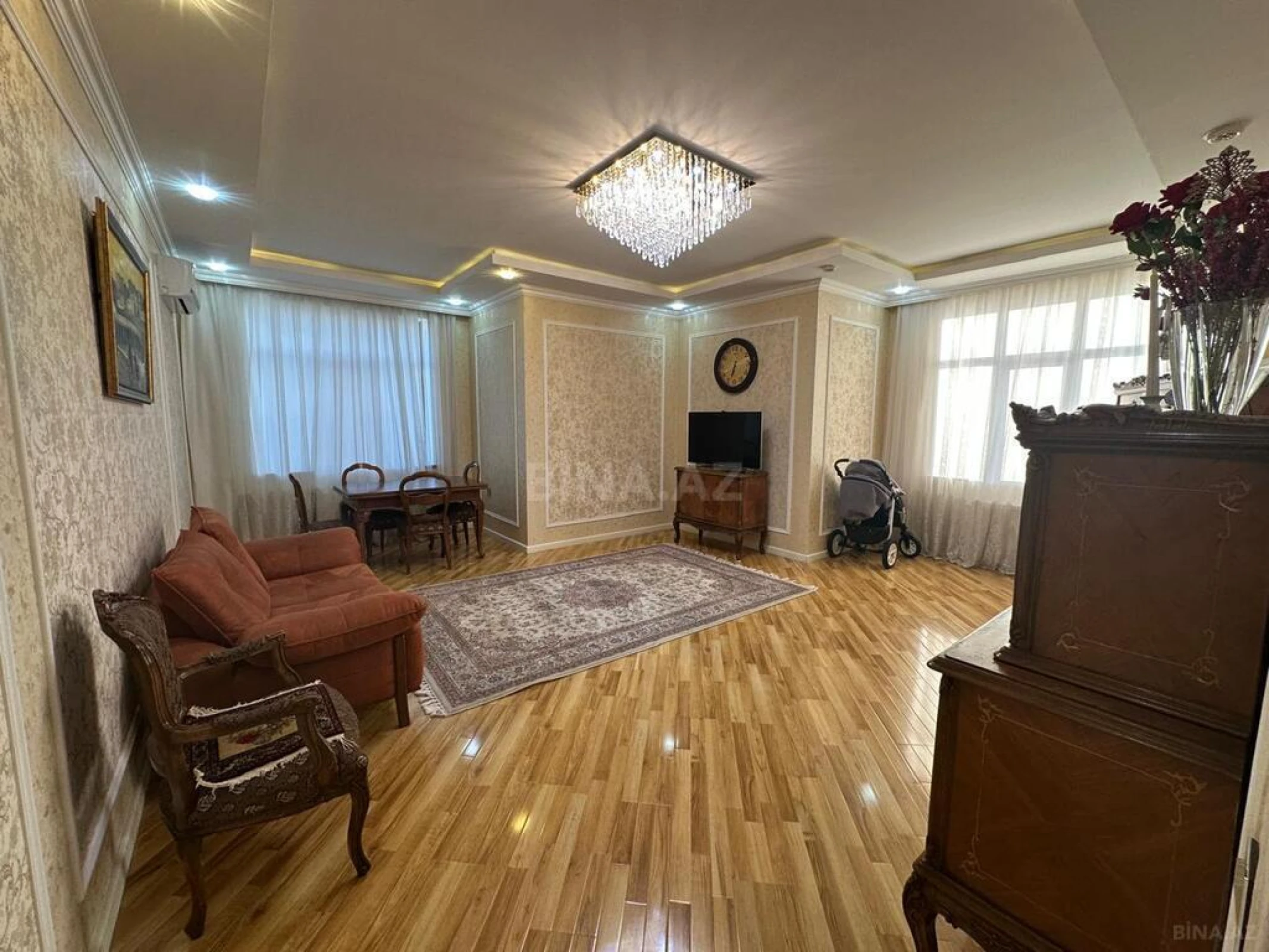 Satılır 3 otaqlı mənzil 125 m²