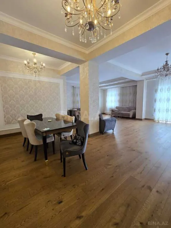 Kirayə verilir 5 otaqlı mənzil 270 m²