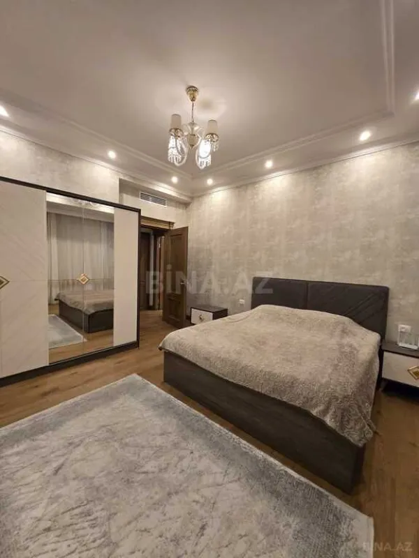 Kirayə verilir 5 otaqlı mənzil 270 m²