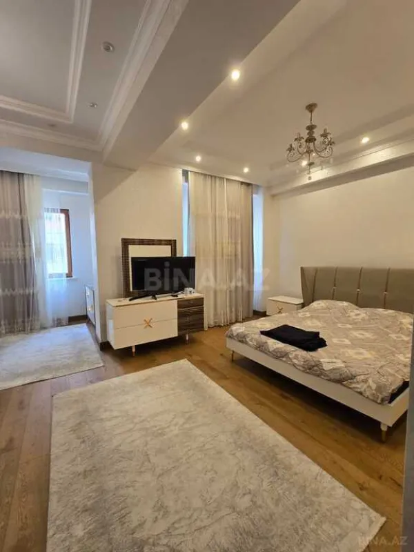 Kirayə verilir 5 otaqlı mənzil 270 m²