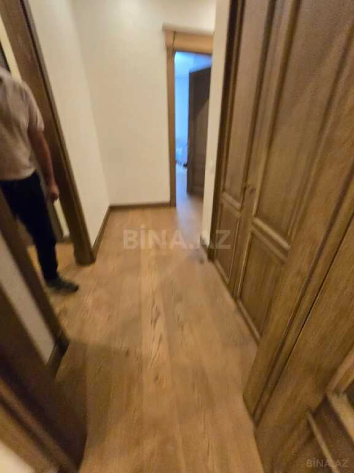 Kirayə verilir 5 otaqlı mənzil 270 m²