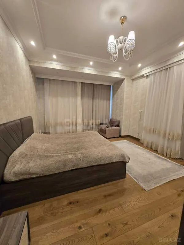 Kirayə verilir 5 otaqlı mənzil 270 m²
