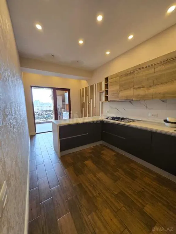 Kirayə verilir 5 otaqlı mənzil 270 m²