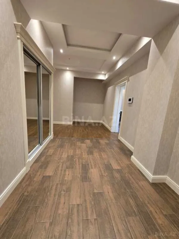 Kirayə verilir 5 otaqlı mənzil 270 m²
