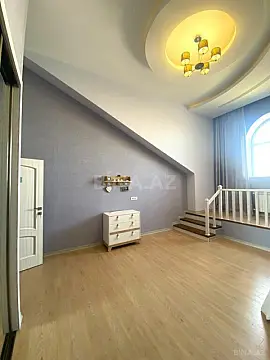 Satılır 6 otaqlı mənzil 240 m²