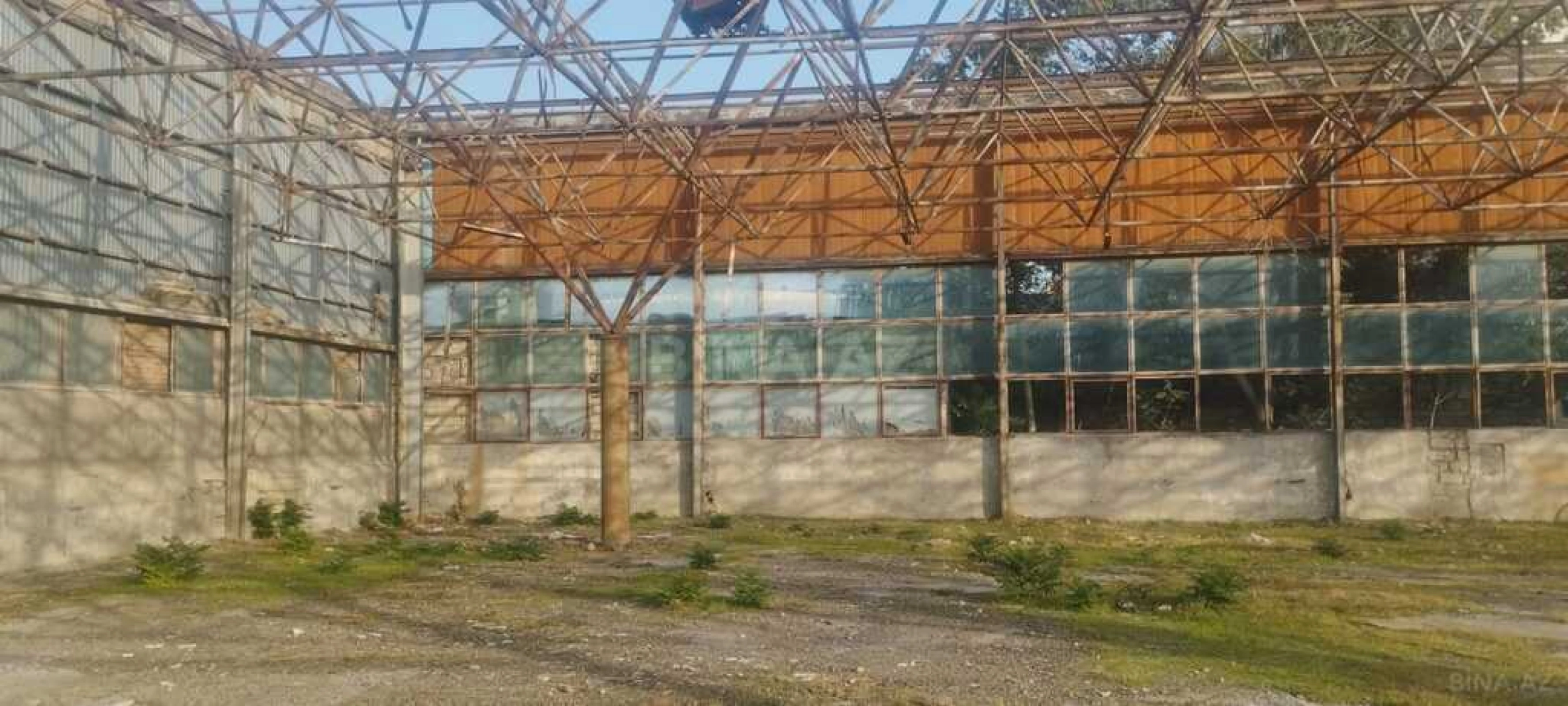 Kirayə verilir obyekt 2700 m²