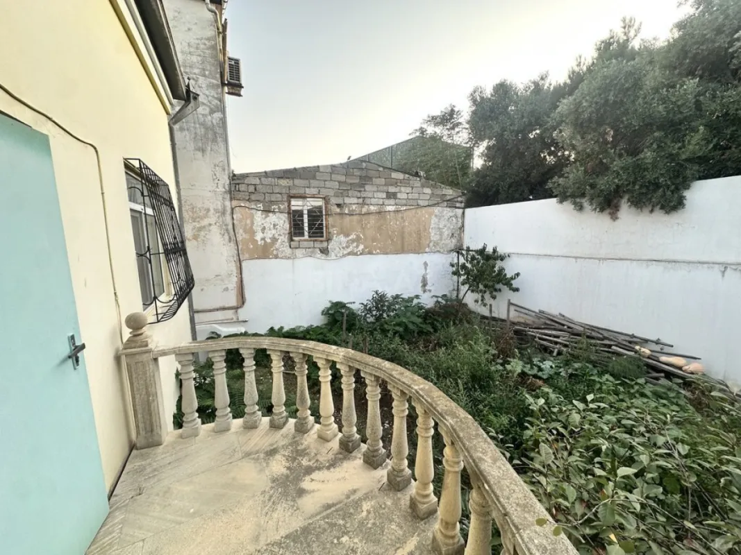 Satılır 13 otaqlı həyət evi 500 m²