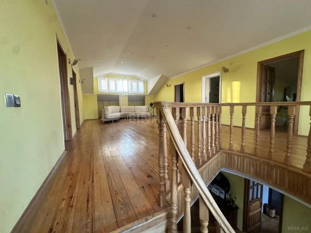 Satılır 13 otaqlı həyət evi 500 m²