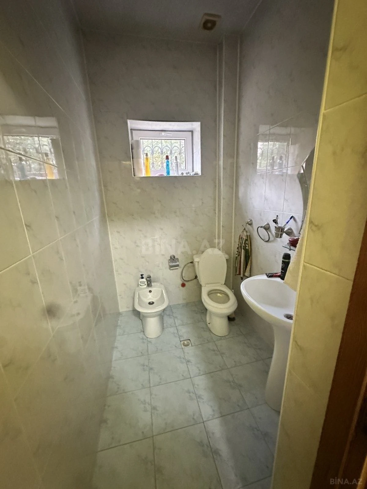 Satılır 13 otaqlı həyət evi 500 m²