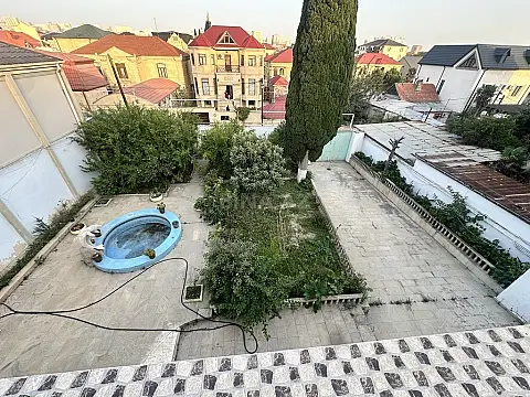 Satılır 13 otaqlı həyət evi 500 m²
