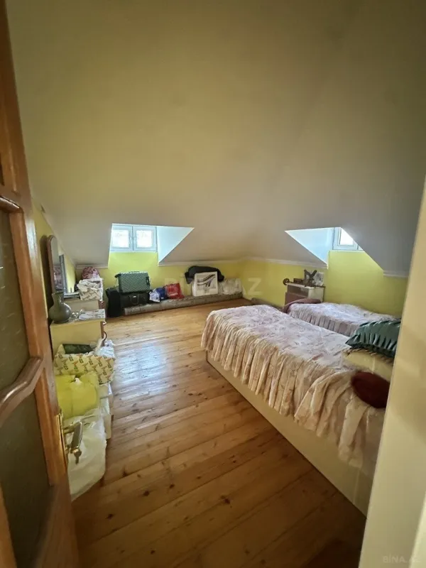 Satılır 13 otaqlı həyət evi 500 m²