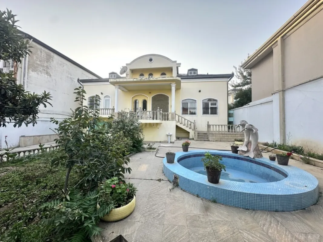 Satılır 13 otaqlı həyət evi 500 m²