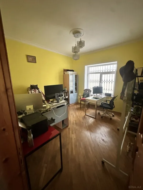 Satılır 13 otaqlı həyət evi 500 m²