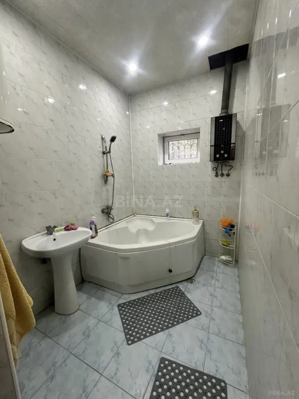 Satılır 13 otaqlı həyət evi 500 m²