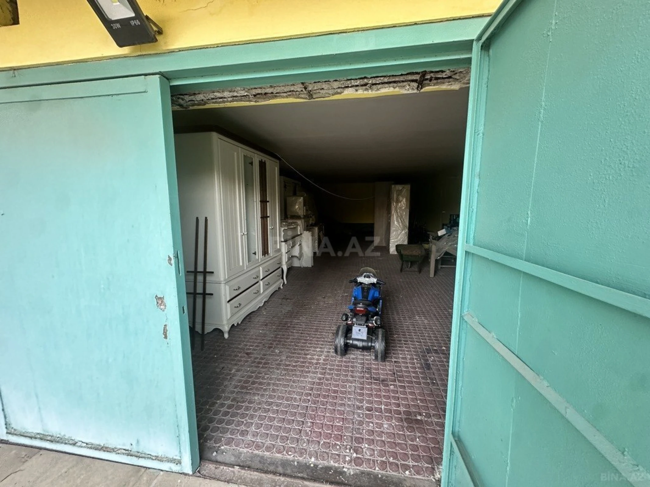 Satılır 13 otaqlı həyət evi 500 m²