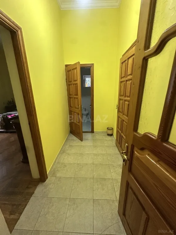 Satılır 13 otaqlı həyət evi 500 m²