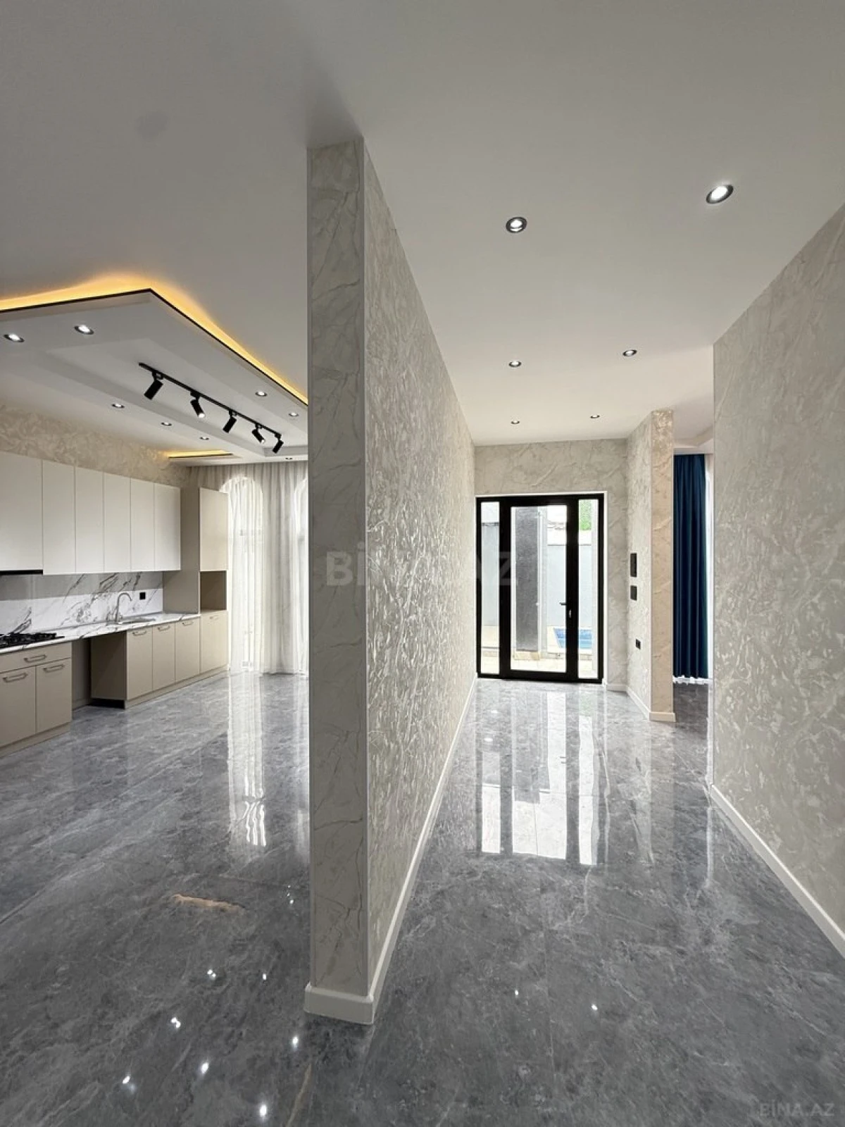 Satılır 4 otaqlı həyət evi 140 m²