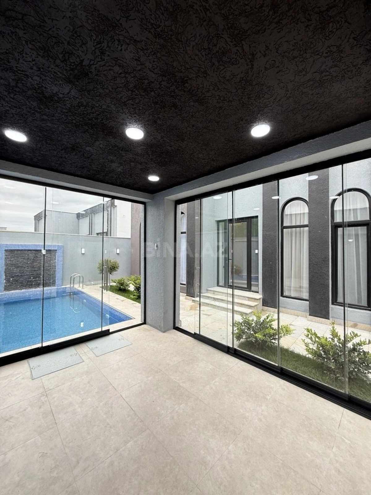 Satılır 4 otaqlı həyət evi 140 m²