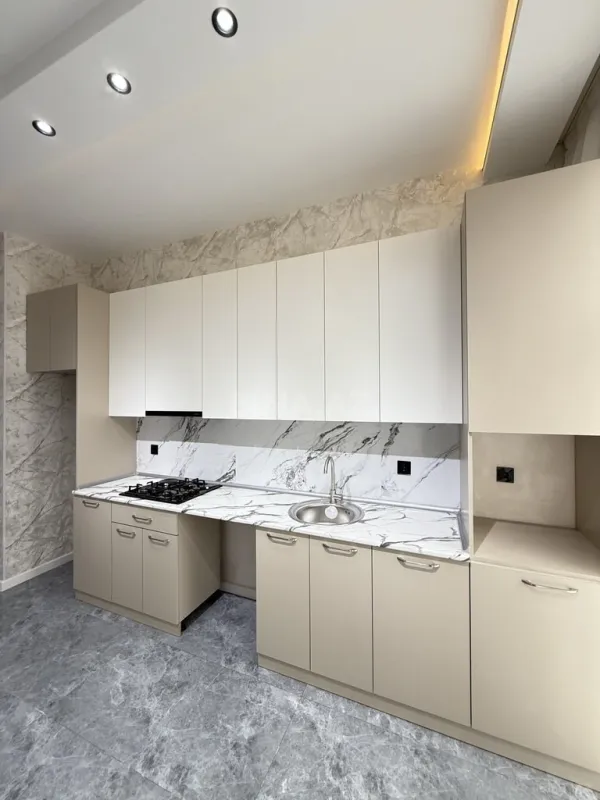 Satılır 4 otaqlı həyət evi 140 m²