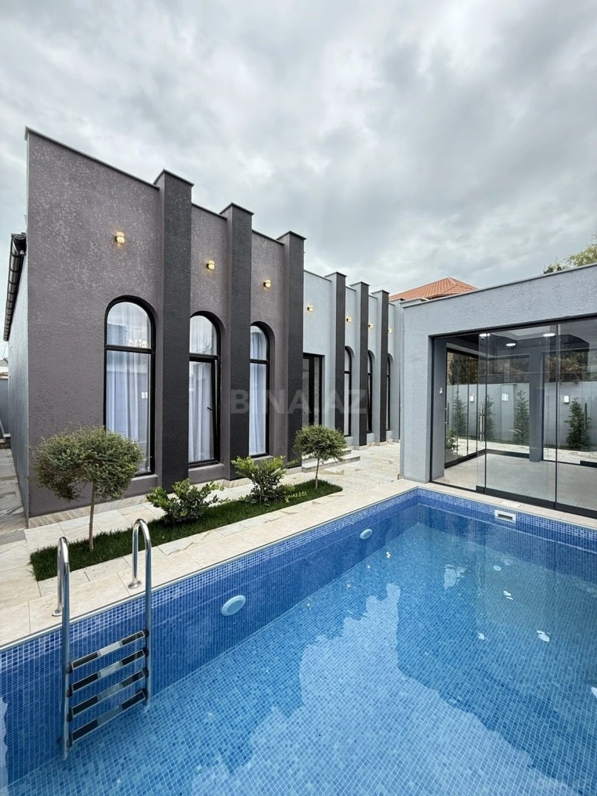 Satılır 4 otaqlı həyət evi 140 m²