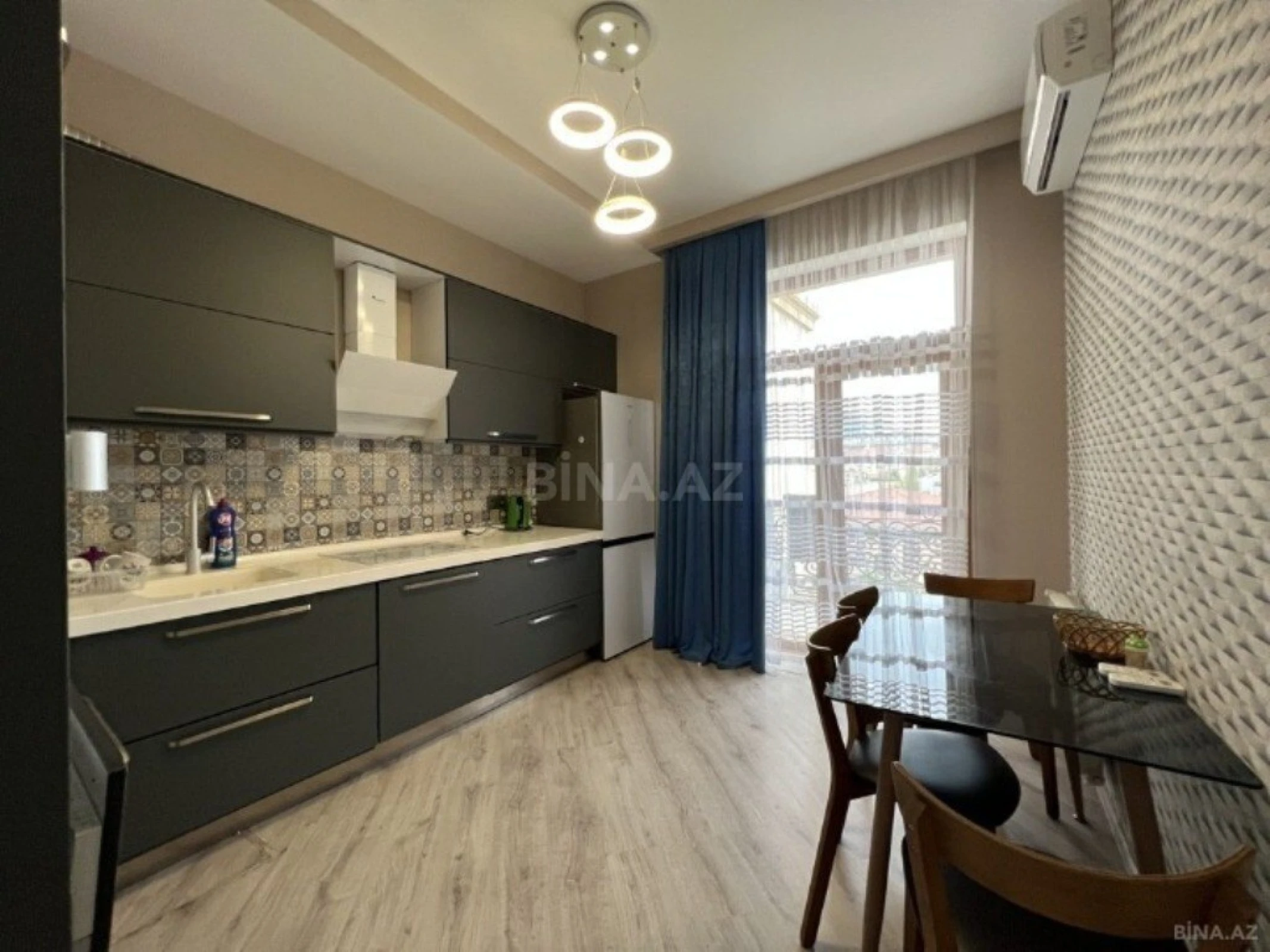 Kirayə verilir 3 otaqlı mənzil 120 m²