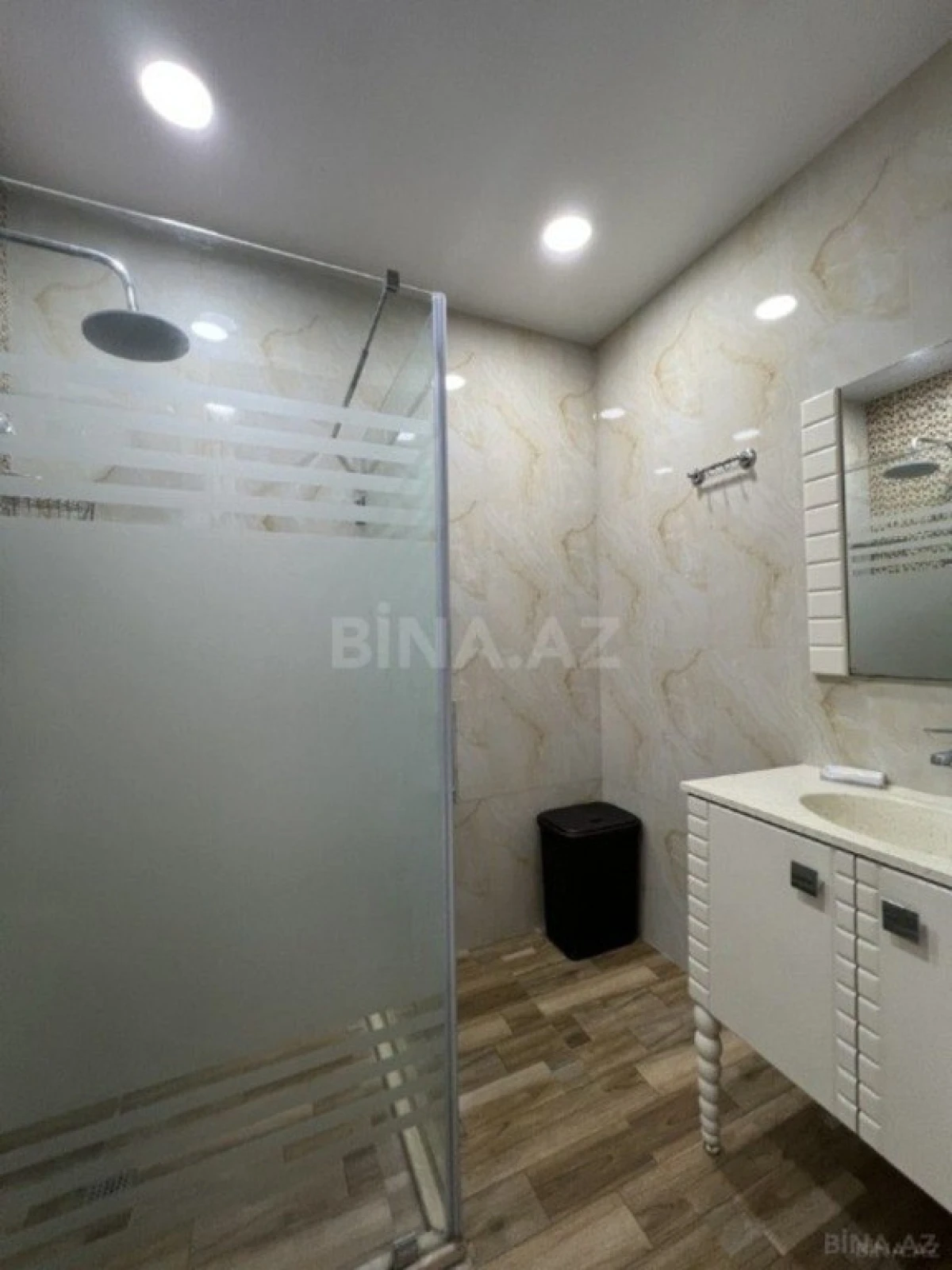 Kirayə verilir 3 otaqlı mənzil 120 m²