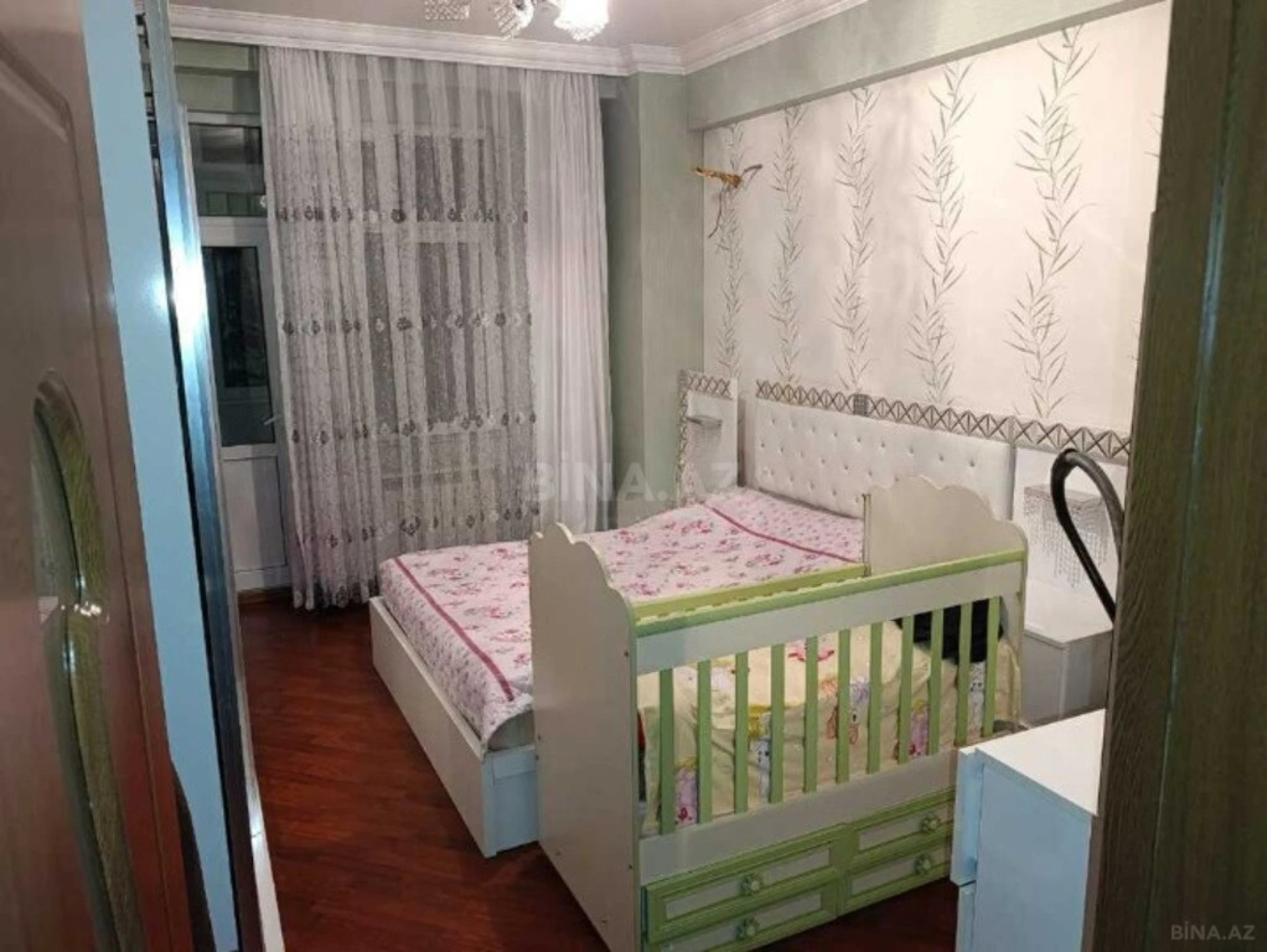 Satılır 3 otaqlı mənzil 138 m²