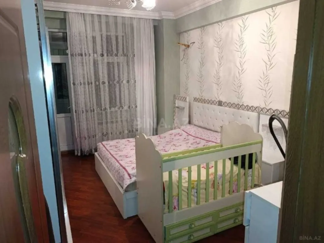 Satılır 3 otaqlı mənzil 138 m²