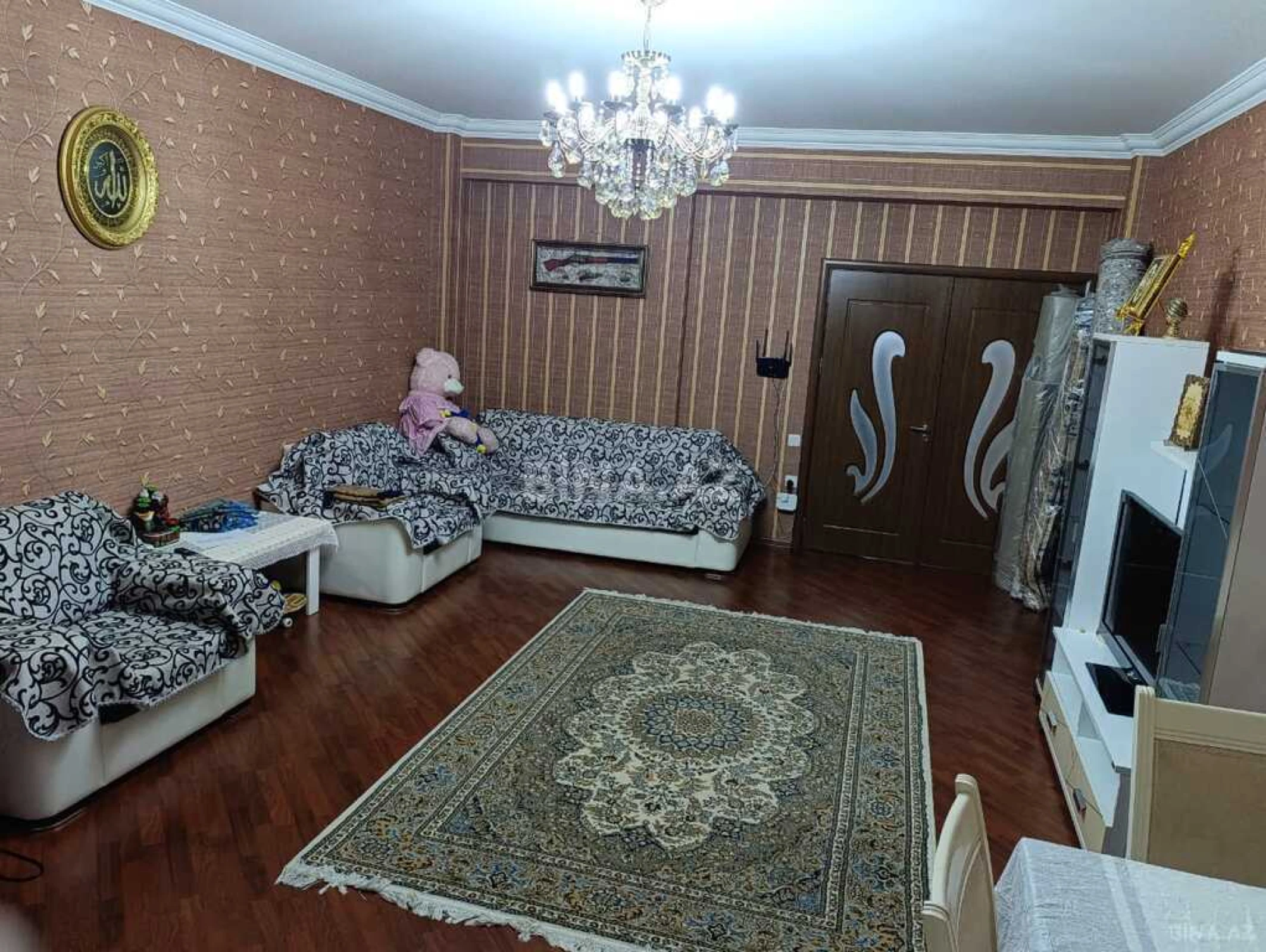 Satılır 3 otaqlı mənzil 138 m²