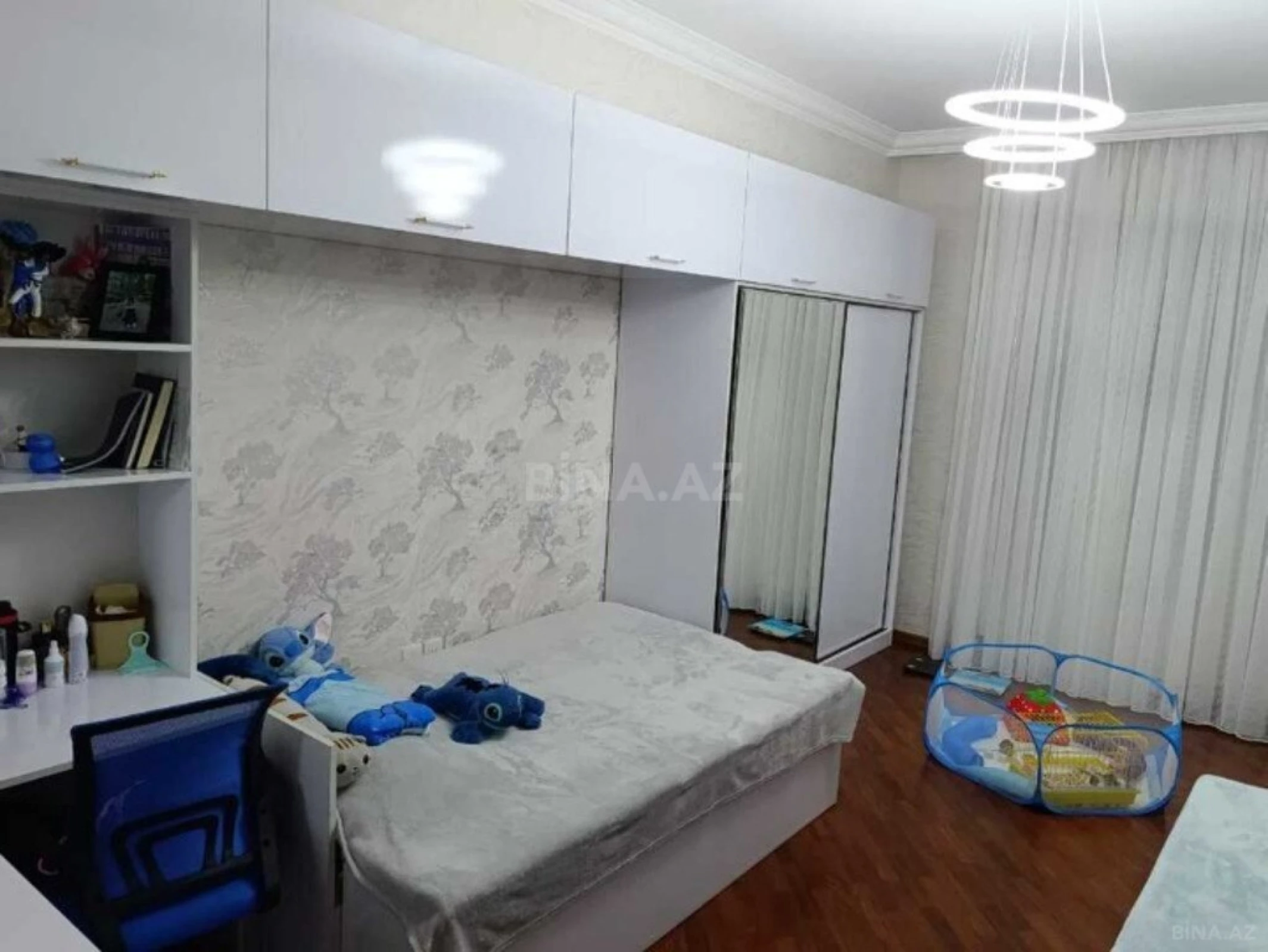Satılır 3 otaqlı mənzil 138 m²