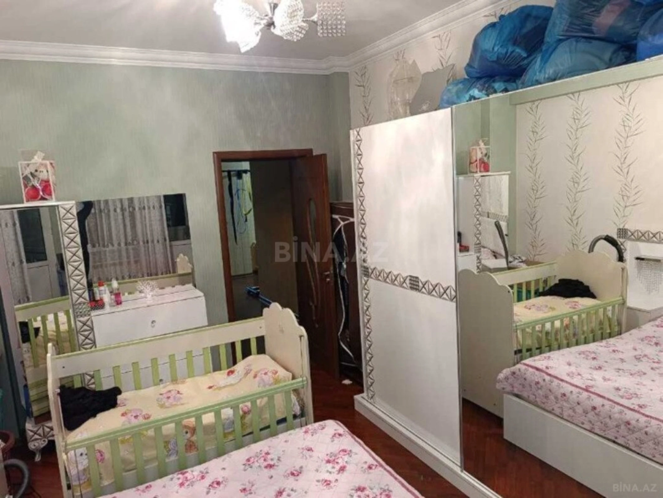 Satılır 3 otaqlı mənzil 138 m²