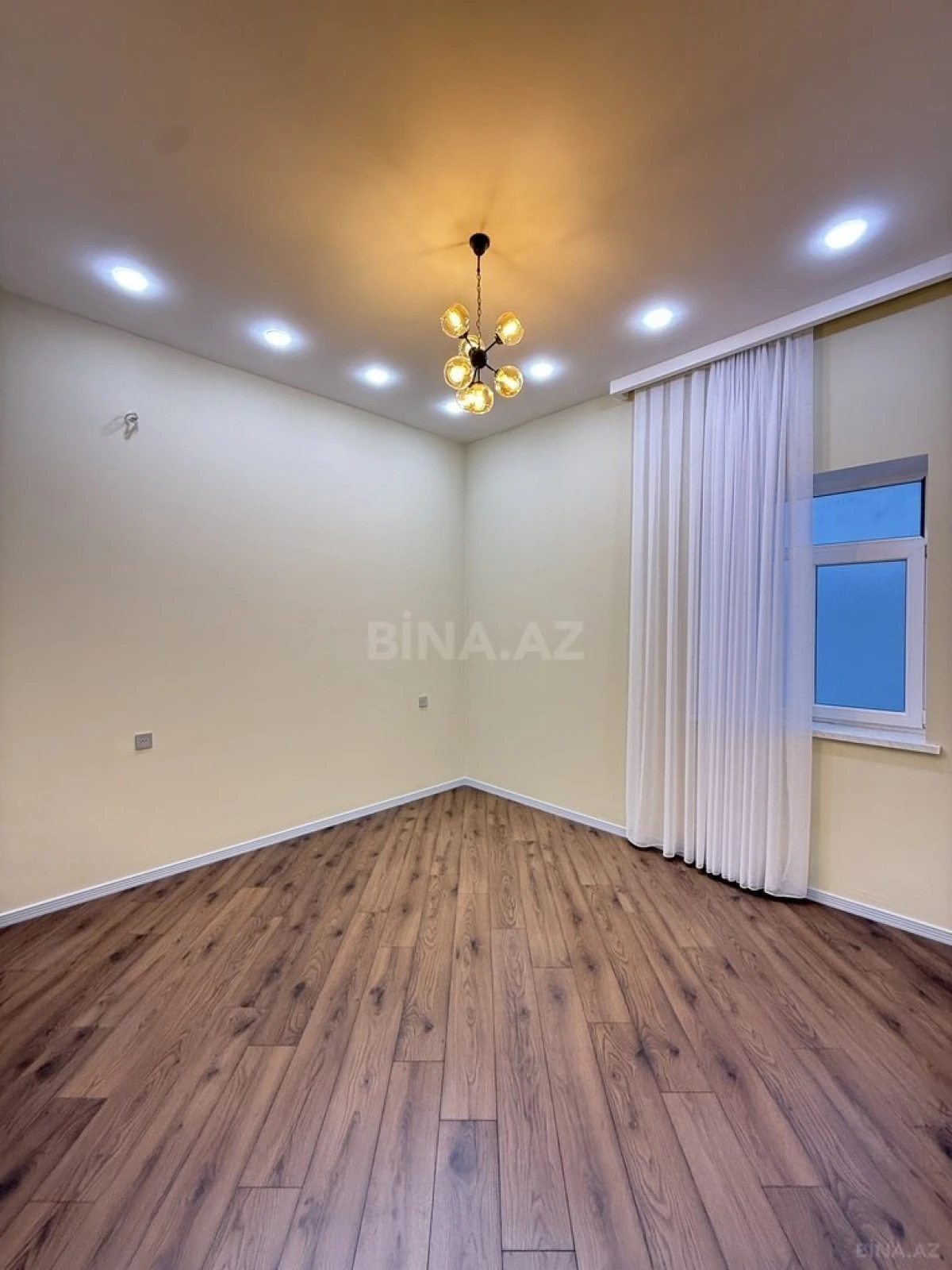 Satılır 4 otaqlı həyət evi 140 m²