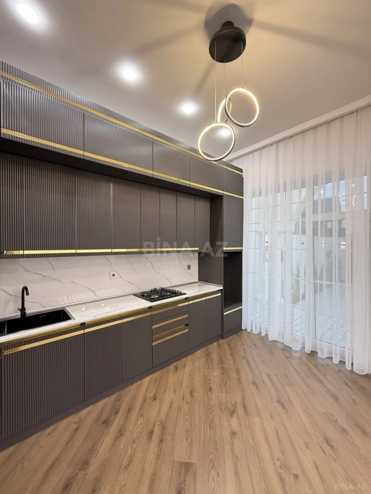 Satılır 4 otaqlı həyət evi 140 m²
